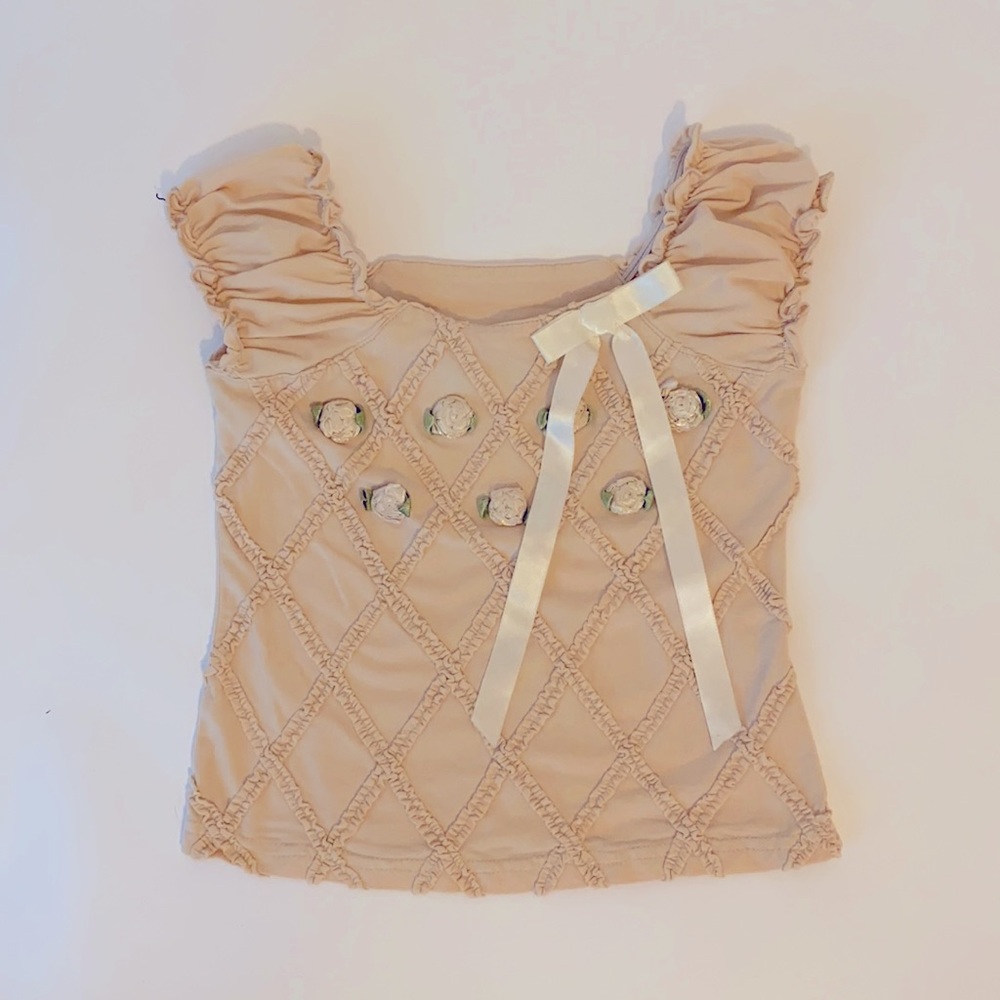 CUECUMBER 🦋 GIRL 🦋 PRETTY BEIGE STRETCH TOP